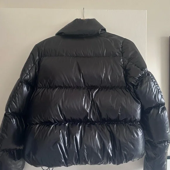 Uniqlo Ultra Light Down Shiny Black Puffer Jacket - Picture 3 of 6